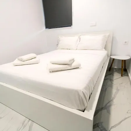 Semesterbostad Aria Apts 100 M From The By Posarellivillas