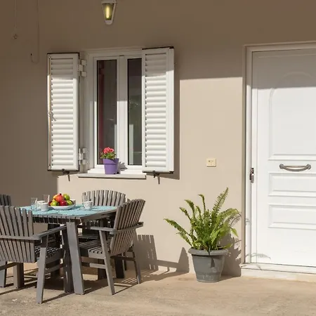 Aria Apts 100 M From The By Posarellivillas Semesterbostad *
