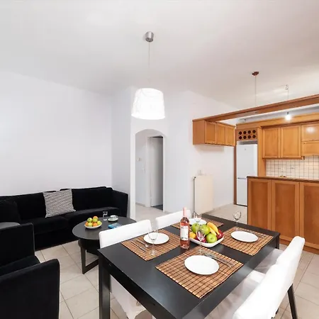 Aria Apts 100 M From The By Posarellivillas