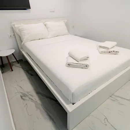 Semesterbostad Aria Apts 100 M From The By Posarellivillas *