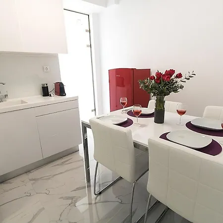 Aria Apts 100 M From The By Posarellivillas Nyaraló *